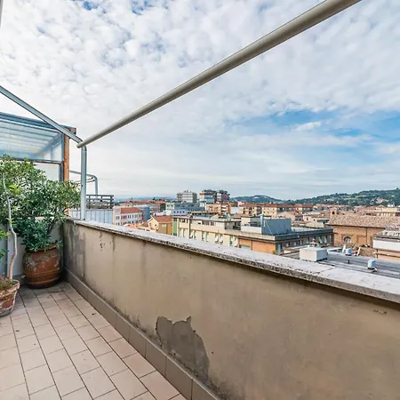 דירה Attico Pisaurum - With Parking! פסארו